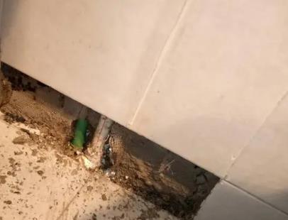 五原楼顶漏水维修公司分享下修复水管漏水的几种小方法